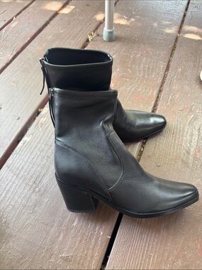 Classic Black Leather Ankle Boots - Women